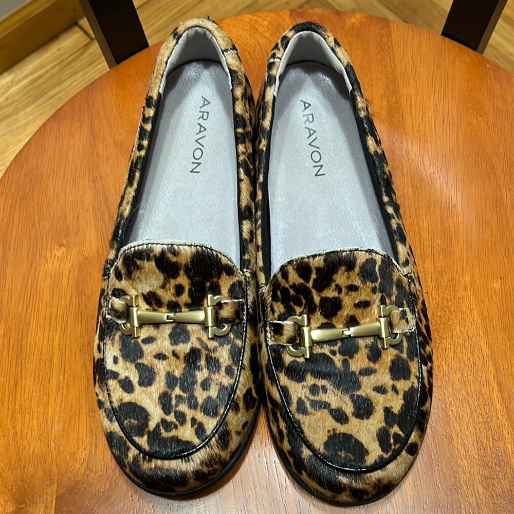 Aravon leopard print loafers size 8
